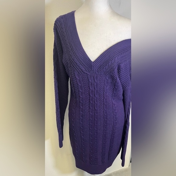 Abercrombie & Fitch Purple Sweater Dress V-Neck or Off the Shoulder Style
Size S - Picture 1 of 7